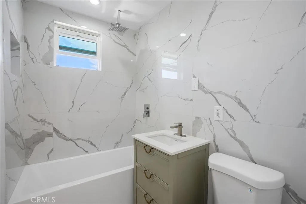 253 E 82nd, Los Angeles, California 90003 home-pic-18