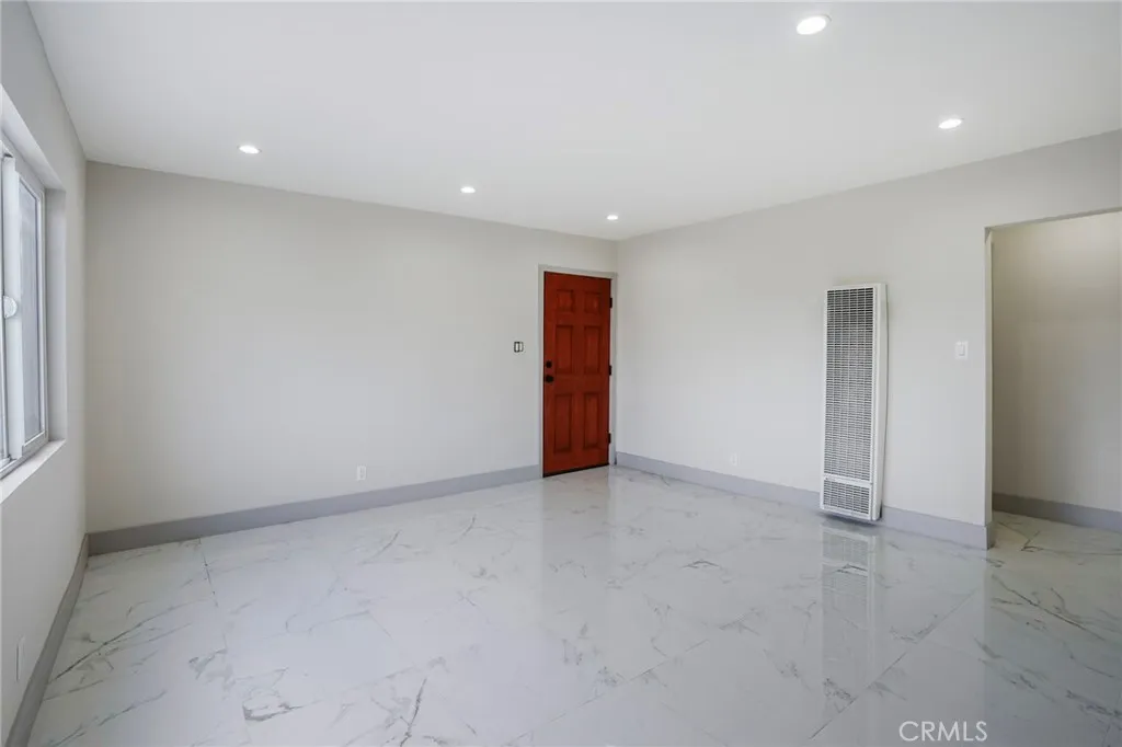 253 E 82nd, Los Angeles, California 90003 home-pic-5