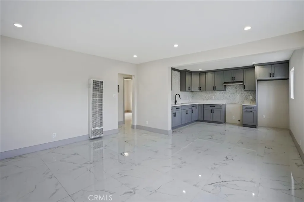 253 E 82nd, Los Angeles, California 90003 home-pic-4