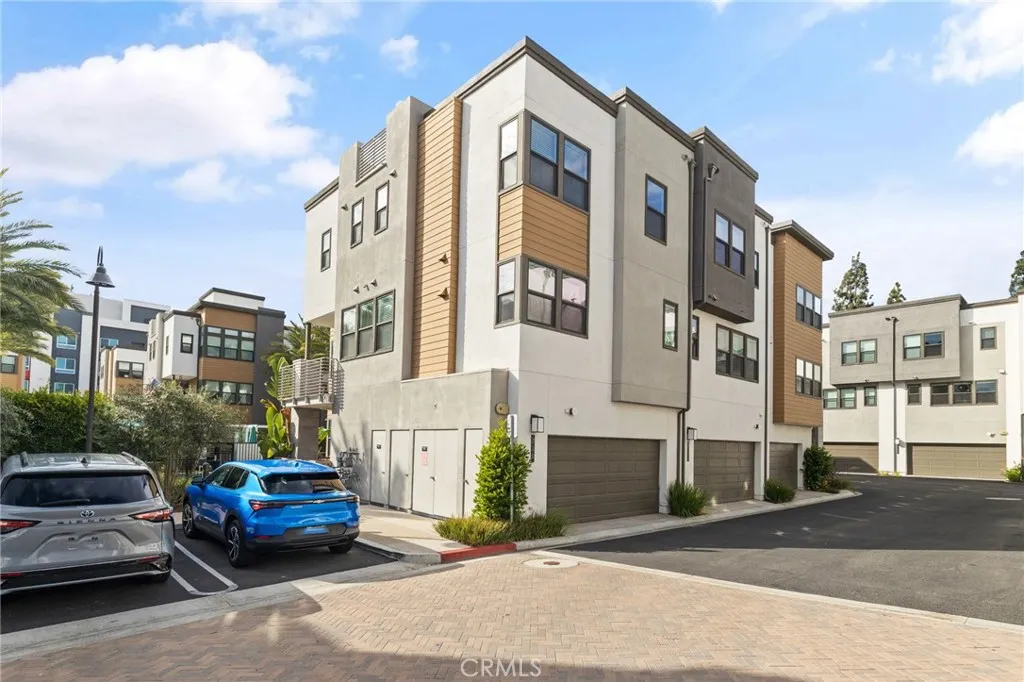 712 S Grable Circle, Orange, California 92868 home-pic-0