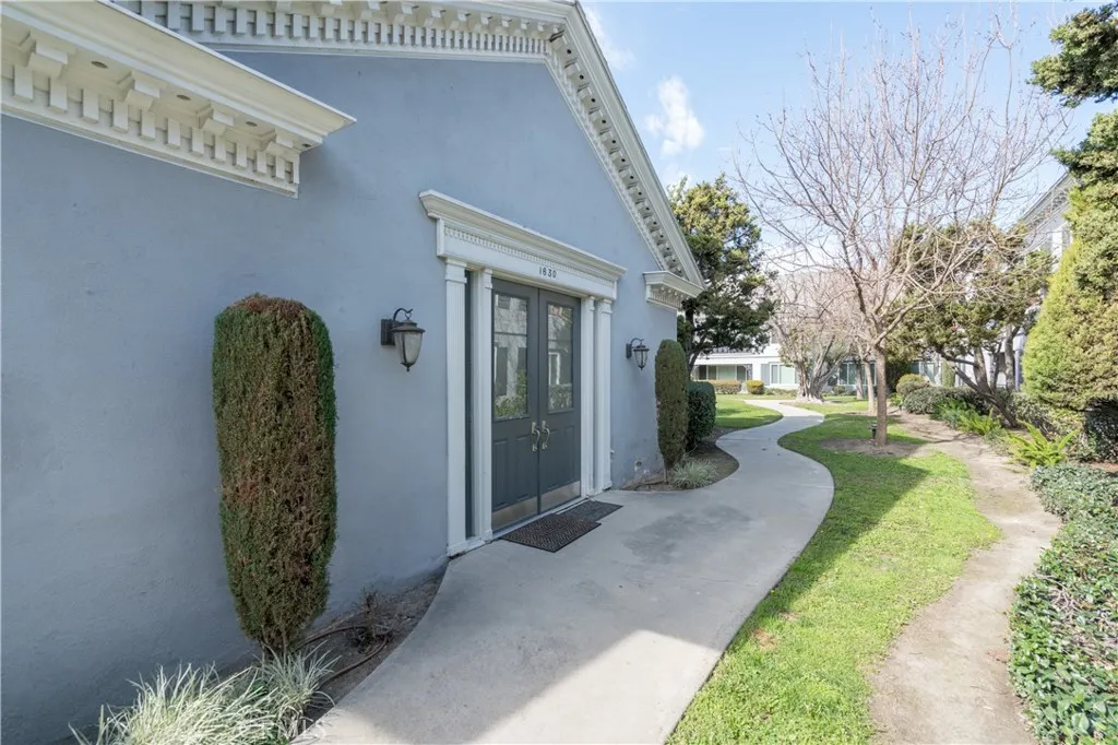 1630 S Pomona C25, Fullerton, California 92832 home-pic-0