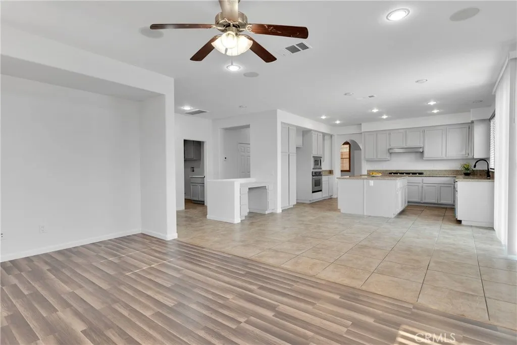 12626 Luna, Victorville, California 92392 home-pic-16
