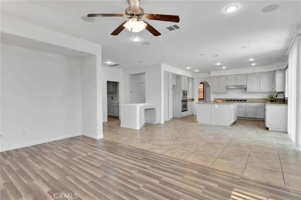 12626 Luna, Victorville, California 92392 home-pic-3