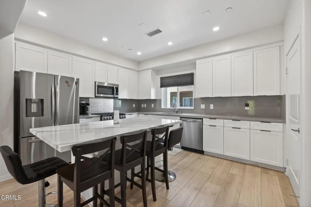 302 Marlee Lane, Camarillo, California 93012 home-pic-7
