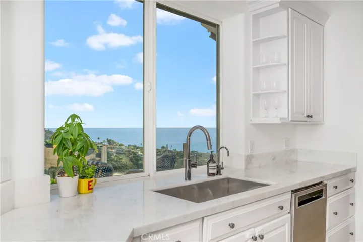 1545 Caribbean Way, Laguna Beach, California 92651