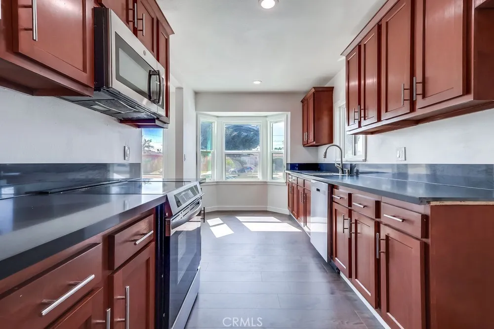 521 W 98th, Los Angeles, California 90044 home-pic-24