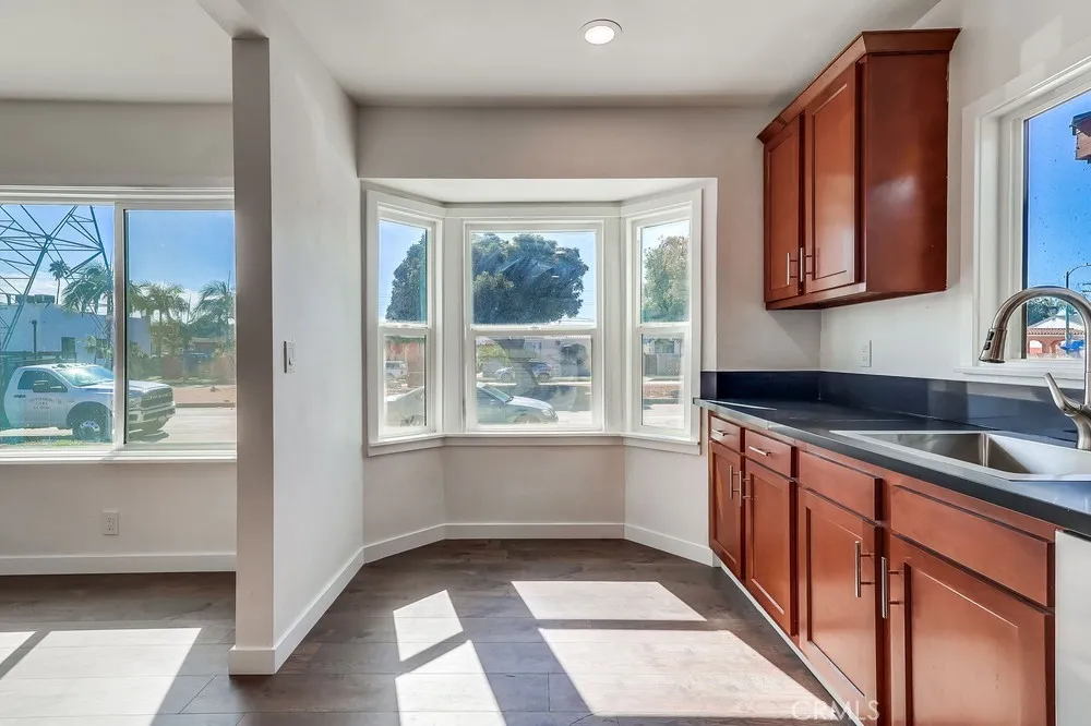 521 W 98th, Los Angeles, California 90044 home-pic-17