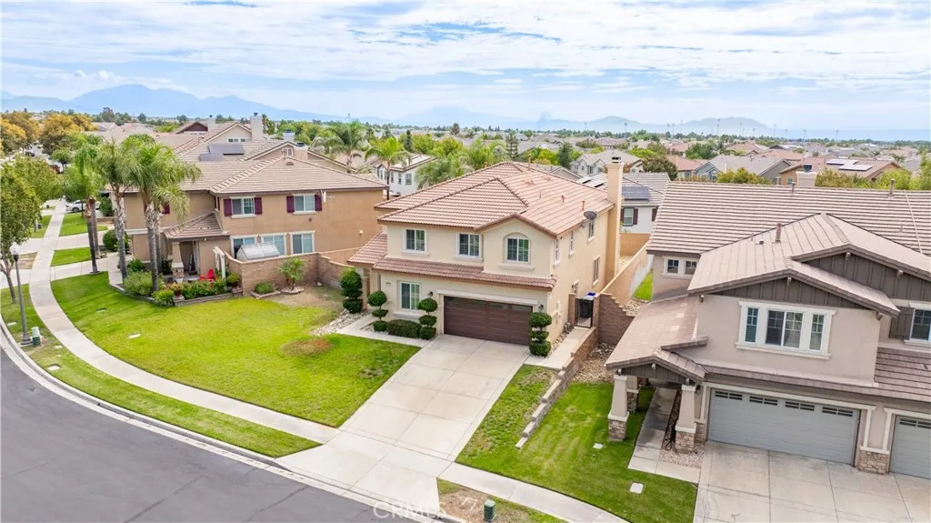 15751 Snowy Peak, Fontana, California 92336 home-pic-1