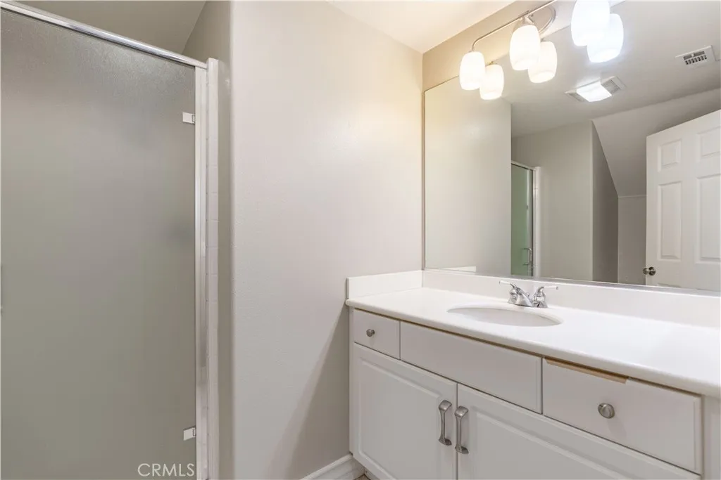15751 Snowy Peak, Fontana, California 92336 home-pic-12