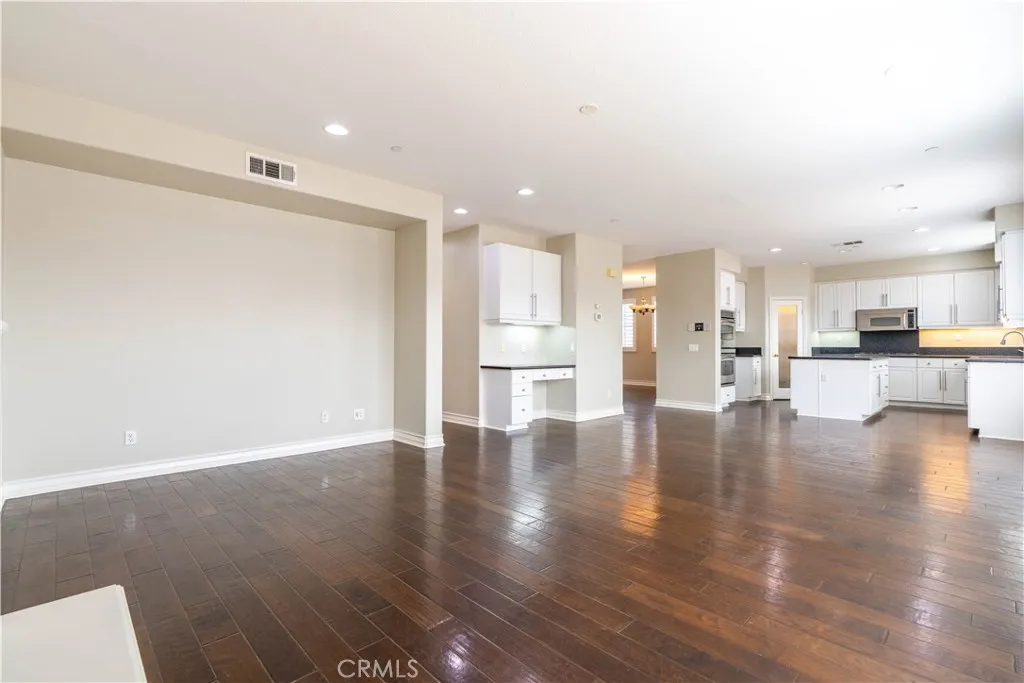 15751 Snowy Peak, Fontana, California 92336 home-pic-7
