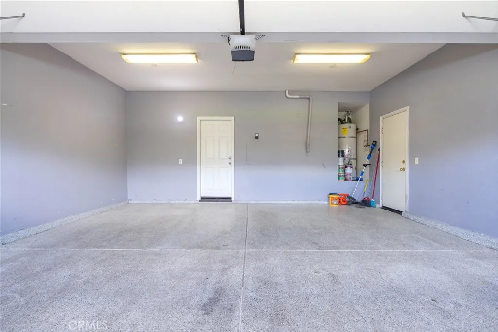 15751 Snowy Peak, Fontana, California 92336 home-pic-23