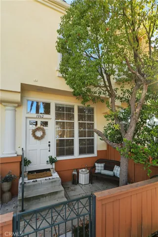 Townhouse with no one above or below you