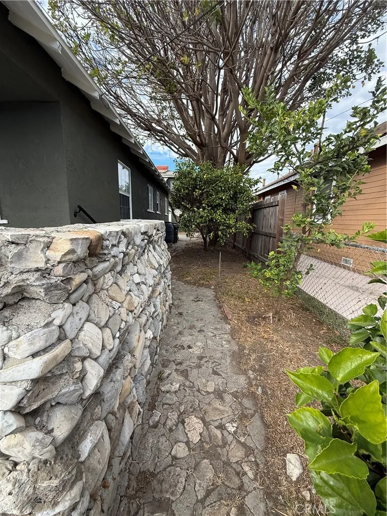 584 W 3rd, San Pedro, California 90731 home-pic-21