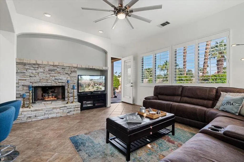 22 Vista Mirage Way, Rancho Mirage, California 92270 home-pic-23