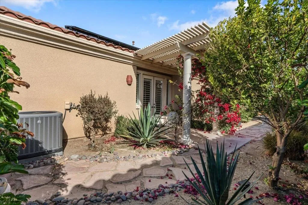 22 Vista Mirage Way, Rancho Mirage, California 92270 home-pic-37