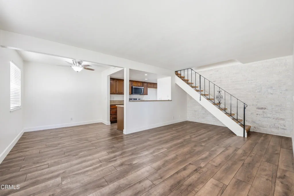 1210 Carlsbad Place, Ventura, California 93003 home-pic-3
