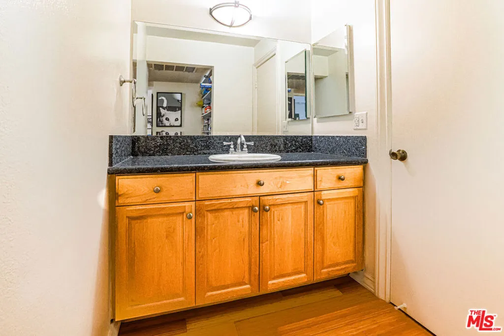 8105 Raintree Circle, Culver City, California 90230 home-pic-9