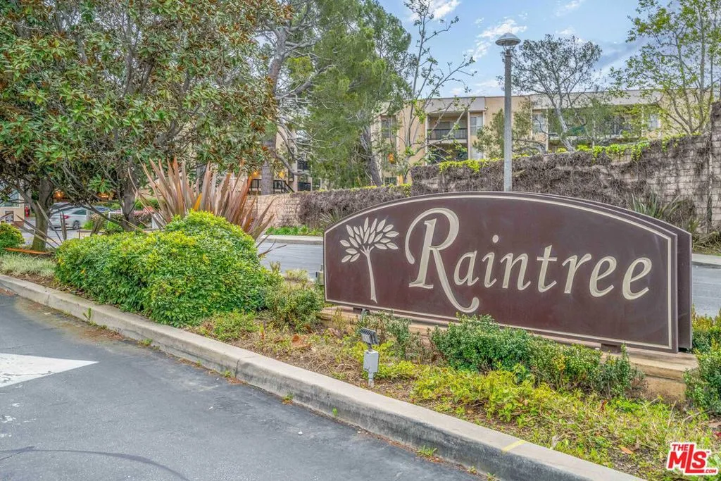 8105 Raintree Circle, Culver City, California 90230 home-pic-16