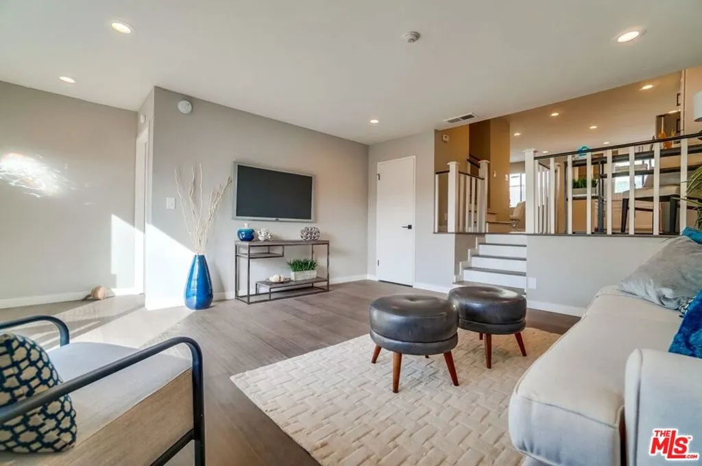 1832 Rockefeller Lane 9, Redondo Beach, California 90278 home-pic-0