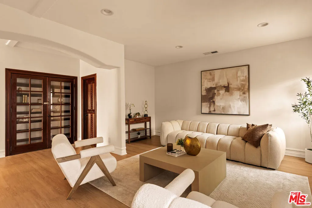 8906 Yorktown Avenue, Los Angeles, California 90045 home-pic-21