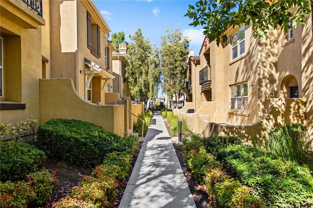 28410 Socorro Street 137, Murrieta, California 92563 home-pic-2