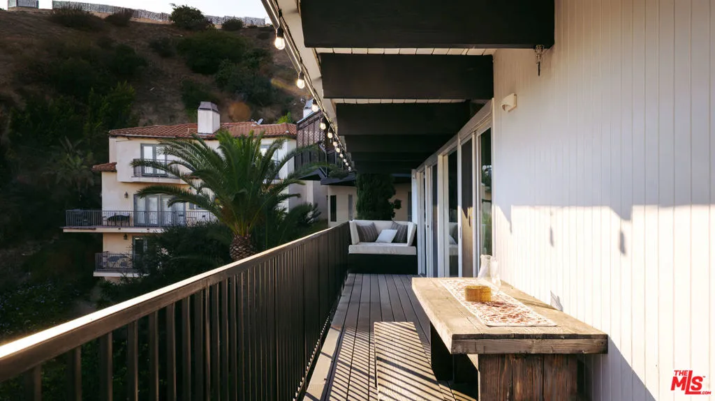 2808 Lambert Drive, Los Angeles, California 90068 home-pic-9