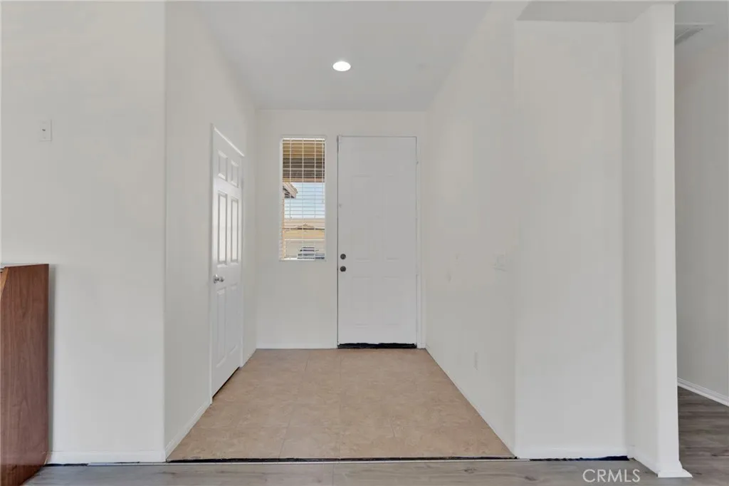 14245 Purple Canyon, Adelanto, California 92301 home-pic-4
