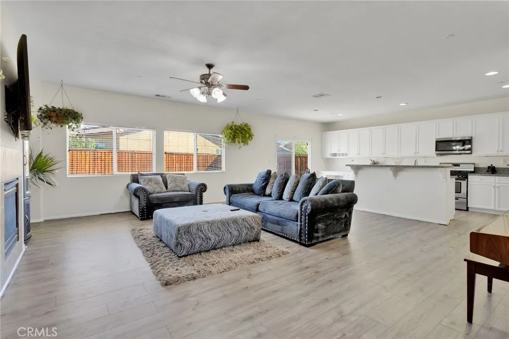 14245 Purple Canyon, Adelanto, California 92301 home-pic-5