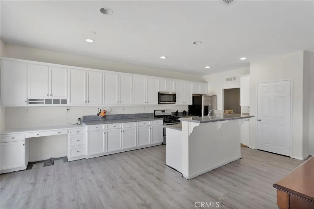 14245 Purple Canyon, Adelanto, California 92301 home-pic-10