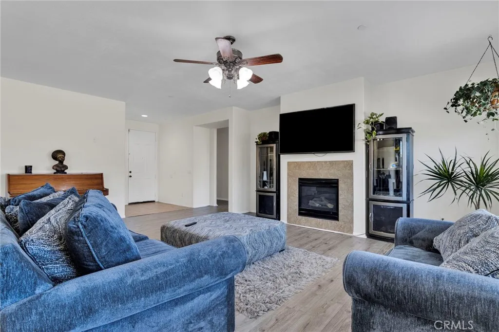 14245 Purple Canyon, Adelanto, California 92301 home-pic-9