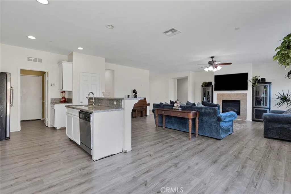 14245 Purple Canyon, Adelanto, California 92301 home-pic-13