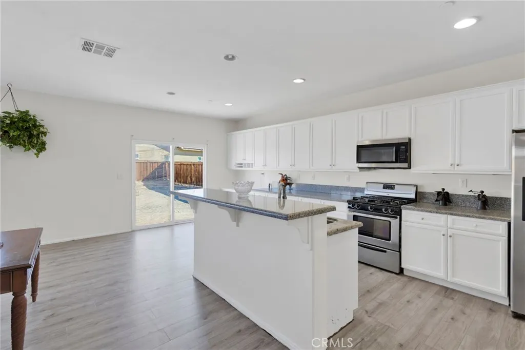 14245 Purple Canyon, Adelanto, California 92301 home-pic-12