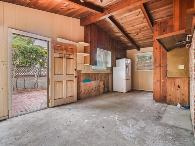 820 Front entry and kitchen