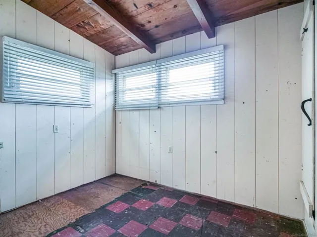 820 upstairs bedroom