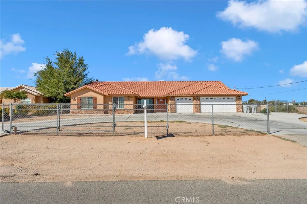11158 Pinon, Hesperia, California 92345 home-pic-0