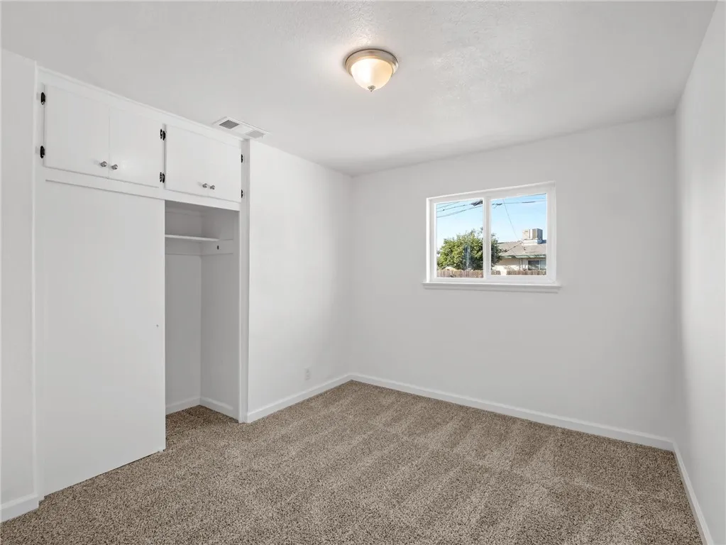 1028 W Holland Avenue, Fresno, California 93705 home-pic-24