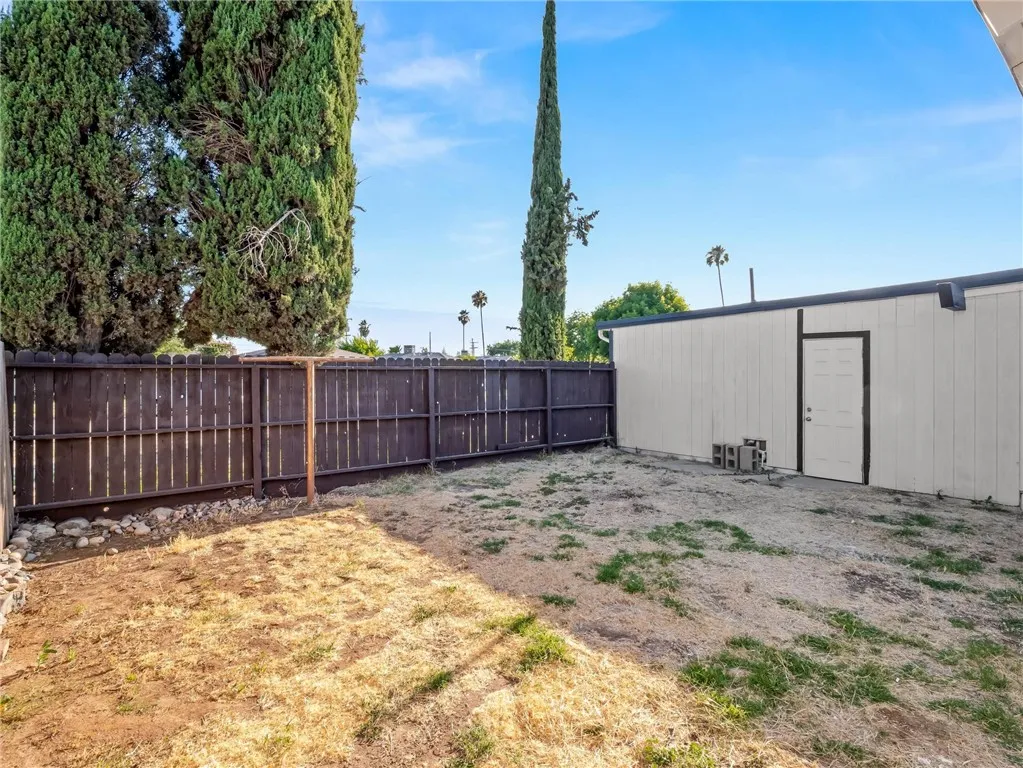 1028 W Holland Avenue, Fresno, California 93705 home-pic-30