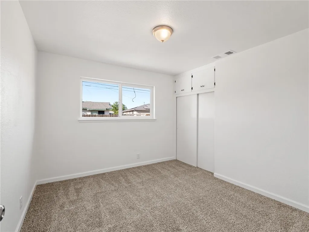 1028 W Holland Avenue, Fresno, California 93705 home-pic-25