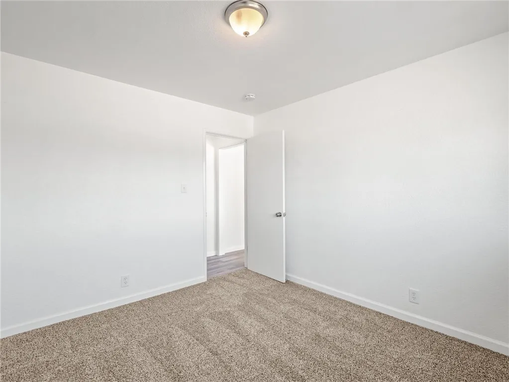 1028 W Holland Avenue, Fresno, California 93705 home-pic-23