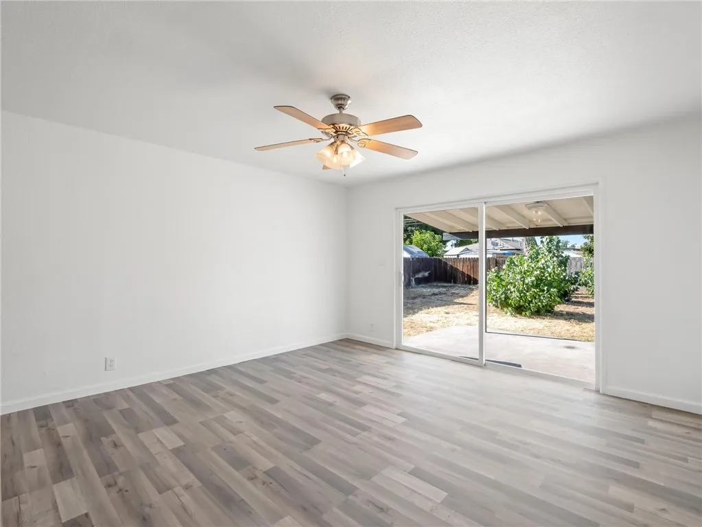 1028 W Holland Avenue, Fresno, California 93705 home-pic-12