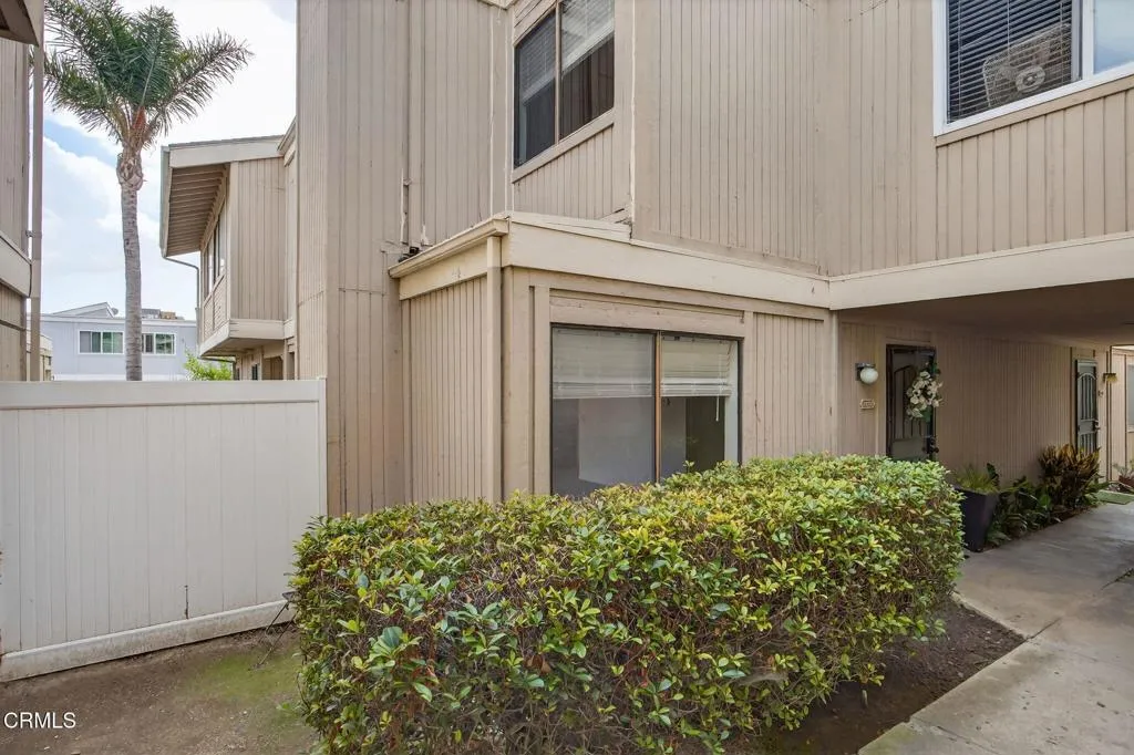 1273 San Simeon Court 7, Ventura, California 93003 home-pic-0
