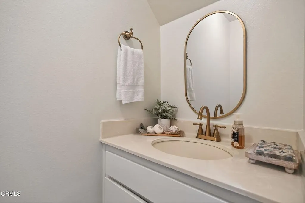 1273 San Simeon Court 7, Ventura, California 93003 home-pic-25