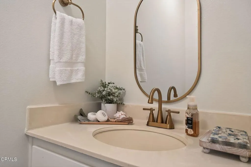 1273 San Simeon Court 7, Ventura, California 93003 home-pic-26