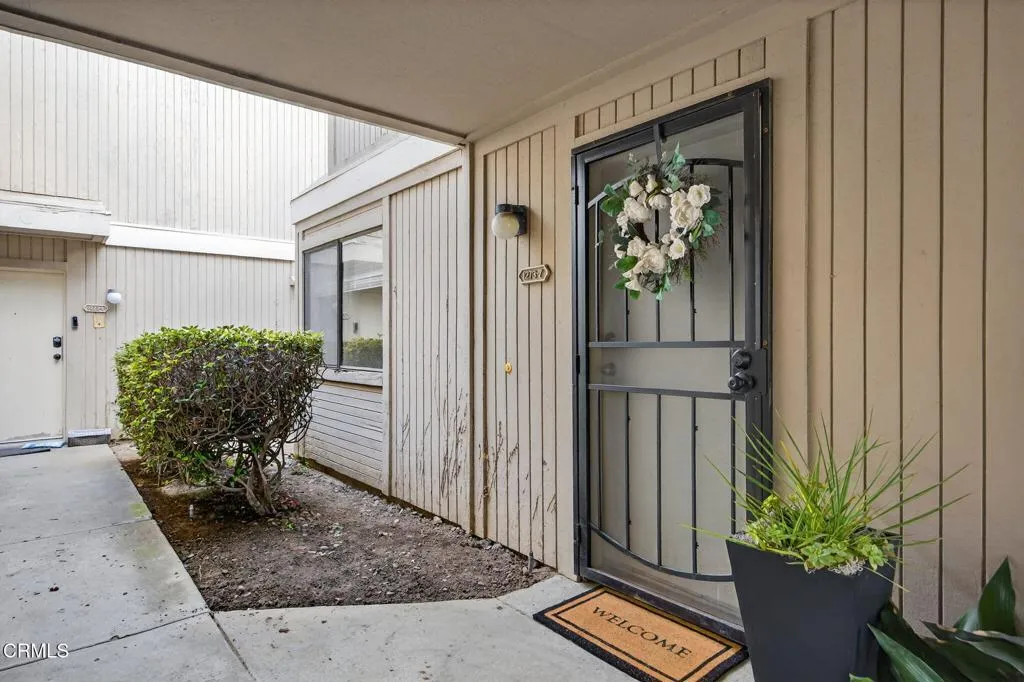 1273 San Simeon Court 7, Ventura, California 93003 home-pic-1