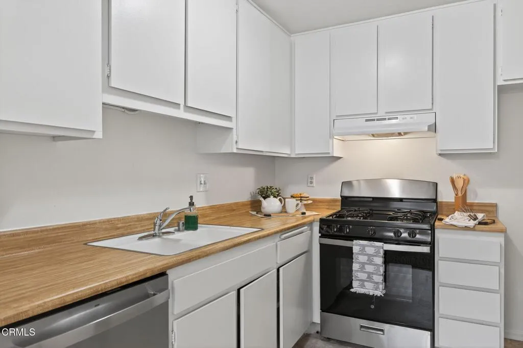 1273 San Simeon Court 7, Ventura, California 93003 home-pic-12
