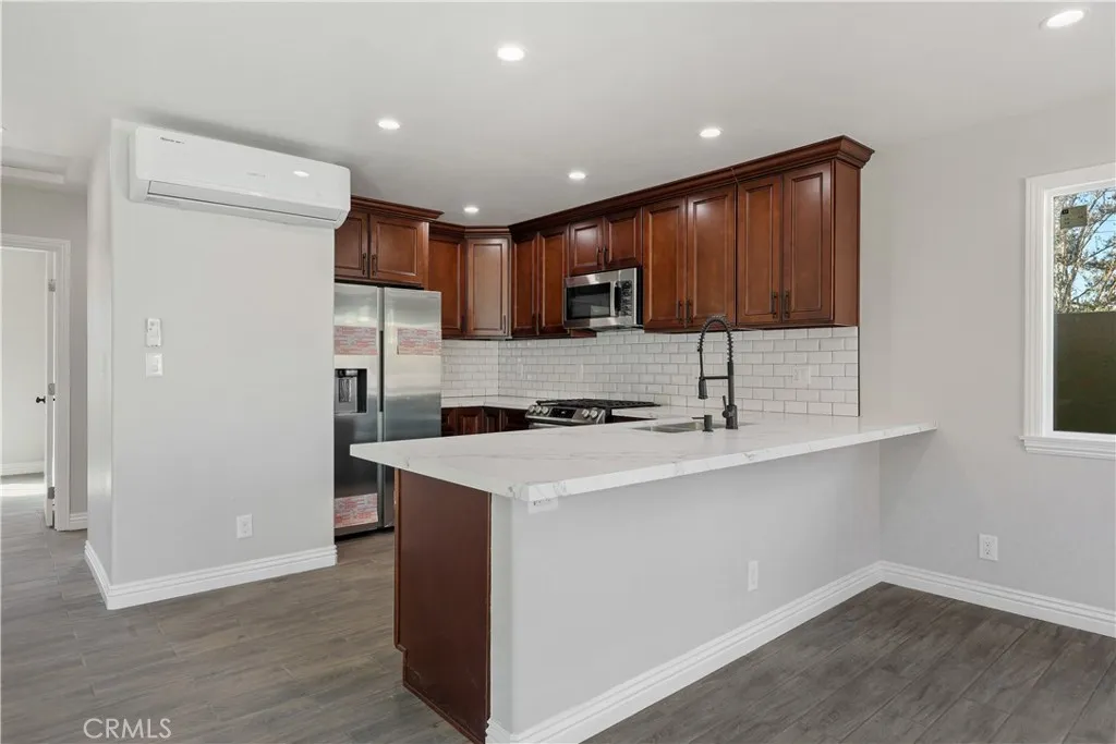 1620 E Mcmillan, Compton, California 90221 home-pic-30
