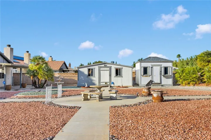 13335 Paoha, Apple Valley, California 92308
