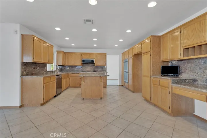 13335 Paoha, Apple Valley, California 92308