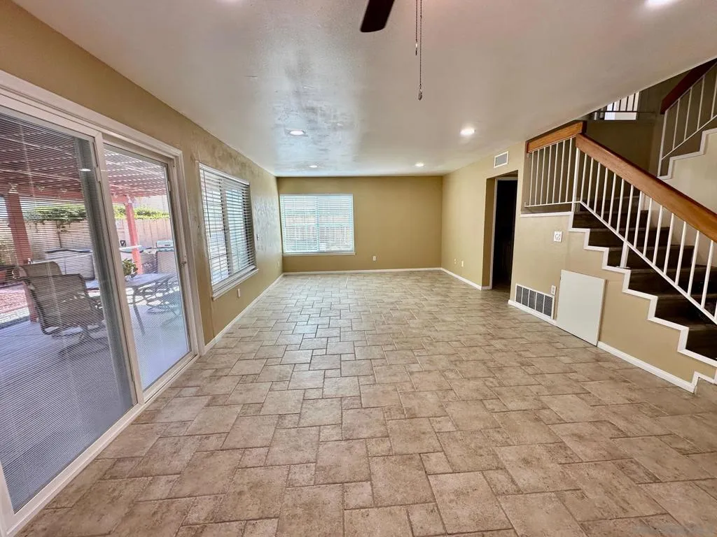 11377 Volans St, San Diego, California 92126 home-pic-6