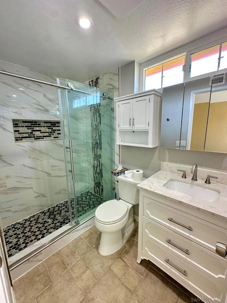 11377 Volans St, San Diego, California 92126 home-pic-10